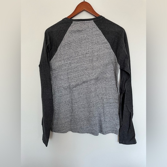 Le 31 Casual Gray and Black Raglan Tee size medium - Picture 4 of 6